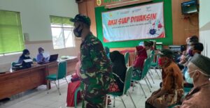 Babinsa Koramil 23/Karangtengah Monitoring Pelaksanaan Vaksinasi Covid-19