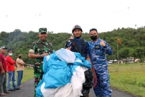 Danlanud Samratulangi Tinjau, Festival Paralayang Kaweng Kakas Minahasa