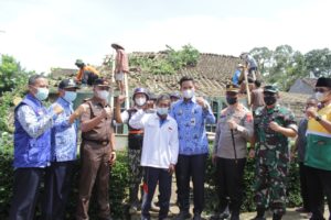 Bupati Kendal Bersama Forkompimda Kunjungi Rumah Yang Terdampak Puting Beliung