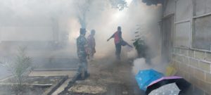 Lagi DBD Mengancam Babinsa Langsung Bergerak Dampingi Fogging