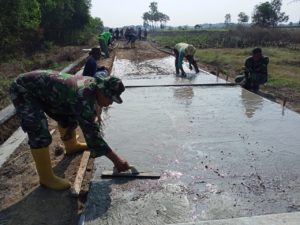 Kodim 0726/Sukoharjo terus dikebut Kejar Target sasaran Rabat beton TMMD Sengkuyung