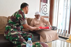 Ustad Abu Bakar Baasyir Di HUT RI 77/2022, Terima Bendera Merah Putih Dari Danrem 074/Warastratama