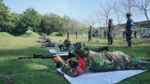 Kodim 0735/Surakarta Asah Kemampuan Prajuritnya Dengan Latihan Menembak