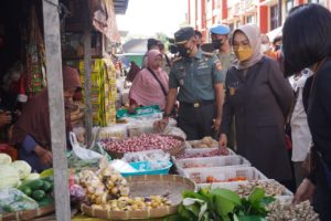 Dandim 0726/Sukoharjo dampingi Bupati Sukoharjo Sidak Pasar Tawangsari, Cek kebutuhan Masyarakat.