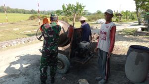 Gotong Royong Pembuatan Talud Sepanjang 70 Meter