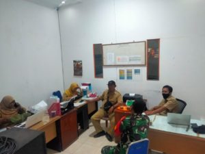 Jaga Sinergitas Wilayah Babinsa Komsos Bersama Perangkat Desa