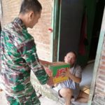 Peduli Kasih Babinsa Beri Bantuan Sembako Warga Binaanya.