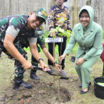 Danrem 074/Warastratama Bersama Forkopimda Kota Surakarta Laksanakan Penanaman Pohon di Bantaran Sungai Bengawan Solo