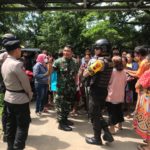 Bersama Polsek Jebres, Koramil 04/Jebres Laksanakan Pendampingan Pengamanan Pengosongan Shelter Dan Lapak Pedagang Taman Satwa Jurug