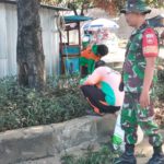 Wujudkan Kemanunggalan TNI Rakyat Babinsa Kelurahan Jebres Kerja Bakti Bersama Warga