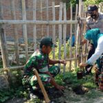 Peduli Lingkungan Babinsa Bersama Bahabinkamtibmas Laksanakan Penanaman Pohon