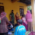 Babinsa Nogosari Dampingi Pengecekan Kesehatan Bagi Warga Lansia