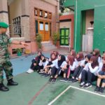 Babinsa Kelurahan Tipes Titip Sekelumit Harapan kepada Siswi SMAN 7 Surakarta