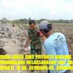 Babinsa Karang Malang Kodim 0725/Sragen membantu Kerja Bakti mengerjakan Pembuatan Talud Irigasi.