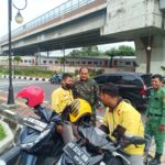 Perbanyak Mitra Karib Babinsa Sondakan Komsos Dengan Driver Ojek Online