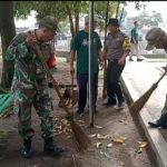 Gandeng Tim Saberling, Babinsa Kelurahan Nusukan Kerja Bakti Bersihkan Lingkungan