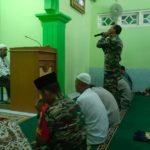 Dansatgas TMMD Reguler Ke-116 Kodim 0735/Surakarta Bersama Masyarakat Laksanakan Sholat Jum’at di Lokasi TMMD Kp Balong Baru