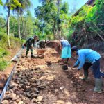 Melalui Karya Bakti, Koramil 14/Jatisrono Mantapkan Kemanunggalan TNI- Rakyat