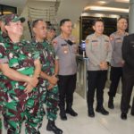 Jajaran Kodim 0503 JB menggeruduk mako Polres metro jakarta barat