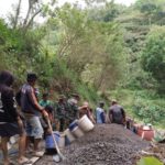 Peran Aktif Babinsa Dalam Percepatan Pembangunan Di Desa Binaan Dengan Turut Langsung Dalam Karya Bakti Pembuatan Talud