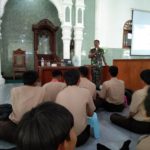 Danramil 02/Banjarsari Berikan Materi Wasbang di Pondok Pesantren Budi Utomo