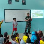 Anak-Anak SDN 2 Kedungrejo Dibekali Bela Negara Oleh Babinsa