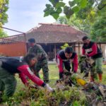 Woww Keren..!! Jelang HUT Kemerdekaan RI Ke-78, Babinsa Kepatihan Kulon Gagas Kerja Bakti Bareng Warga