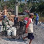 Wujud Nyata Kemanunggalan TNI – Rakyat, Koramil 24/Puhpelem Karya Bakti Bantu Warga Renovasi Masjid