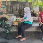 Sembari Komsos , Babinsa Keprabon Laksanakan Pembinaan Teritorial (Binter) di Wilayah Binaan