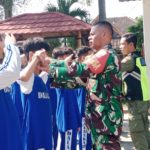 Melalui Latihan PBB, Babinsa Kelurahan Sumber Membentuk Mental Dan Karakter Siswa Sejak Dini 