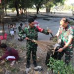 Jum’at Bersih, Danramil 04/Jebres Bersama Anggota Kerja Bakti Di Yayasan Lentera