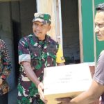 Selain Mengecek Capaian TMMD, Brigjen TNI Budi Kusworo Juga Berikan Bingkisan Kepada Warga