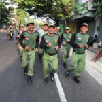 Wujudkan Linmas Tangguh, Babinsa Kepatihan Wetan Gembleng Pelatihan Disiplin