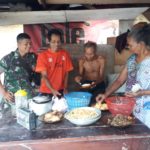 Indahnya Kebersamaan, Babinsa Kelurahan Laweyan Santap Sarapan Pagi Bersama Warga