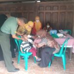 Sukseskan Sub PIN Polio, Babinsa Kelurahan Sumber Laksanaan Pendampingan Pelaksanaan Imunisasi