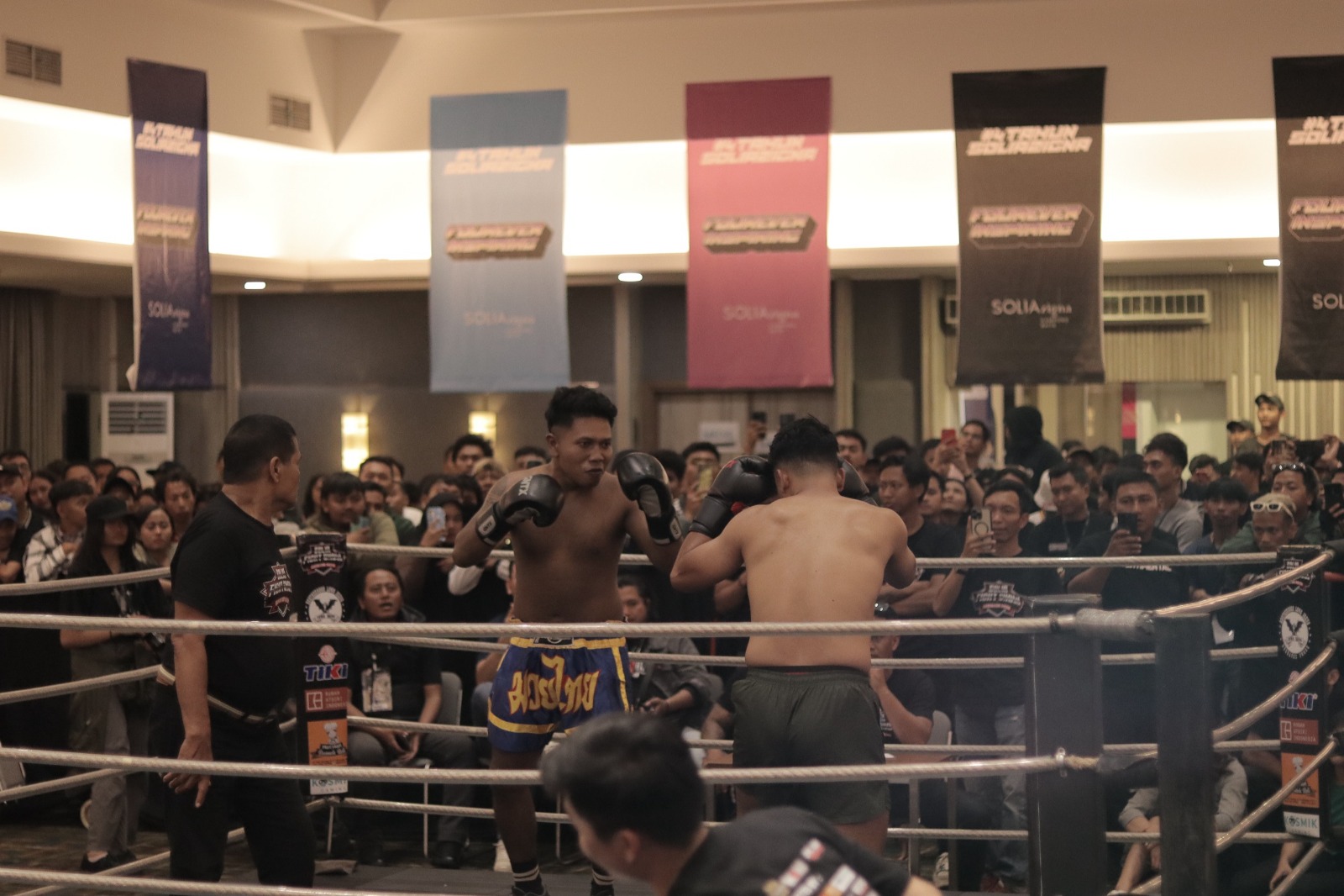 Rangkaian Penutup Menjelang HUT Ke 4 Hotel Solia Zigna Kampung Batik Laweyan, Gelar Pertandingan Boxing ”Solia Fight Show”