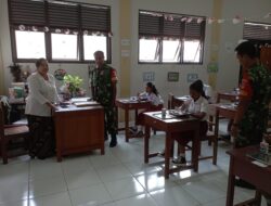 ”TNI Siap Mendukung Penuh Program Pemerintah” Babinsa Jagalan Bantu Pendistribusian Makanan Bergizi