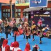 SD Muhammadiyah 1 Ketelan : Gelar Upacara Hardiknas Mengenakan Pakaian Adat dan Performing Art