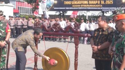 Resmi Dibuka TMMD Sengkuyung II TH 2025 Wilayah Kodim 0735/Surakarta Ditandai Pemukulan Gong Oleh Walikota Solo.
