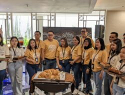 Nikmati Suguhan Oleh Oleh Khas Zigna : Pemotongan Giant Croisant Tandai Launching Sogan Patisserie Solia Zigna Kampung Batik Solo