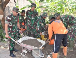 Tinjau Lokasi TMMD, Dansatgas TMMD Reguler Ke-125 Membaur Bersama Anggota Dan Warga Kerjakan Sasaran Fisik