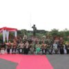 Pangdivif 2 Kostrad Resmikan Patung H.M. Soeharto di Brigif 6/TSB
