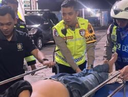 Aksi Cepat Polisi Wonogiri Evakuasi Pengendara Motor Terjatuh di Selogiri, Langsung Dilarikan ke RS