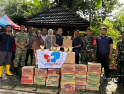 Dandim 0735/ Surakarta Tinjau Lokasi Banjir Salurkan Bantuan Sembako