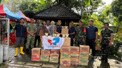 Dandim 0735/ Surakarta Tinjau Lokasi Banjir Salurkan Bantuan Sembako