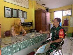 Demi Menjaga Keamanan Wilayah Babinsa Kepatihan Wetan Aktif Beratroli Dan Sambangi Sekolahan Di Wilayah Binaan
