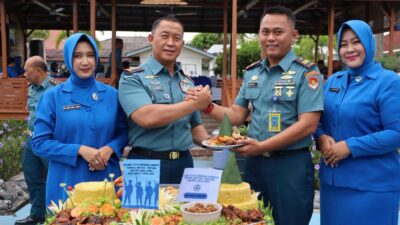 Upacara kenaikan pangkat prajurit Lanal Dumai di Mako Lanal Dumai April 2026