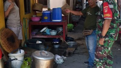 Sembari Komsos, Babinsa Gandekan Deteksi Dini Dan Cegah Dini Permasalahan Warga Binaan